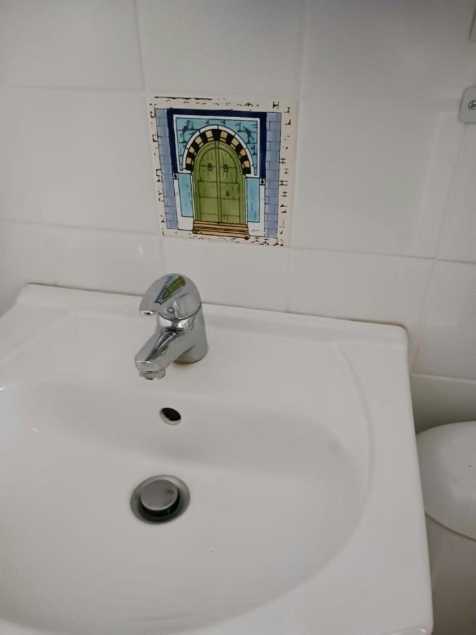 Studio Charmant Et Calme Villeneuve Les Avignon Entree Et Cour Independantes Climatisation Piscine Parking Екстериор снимка